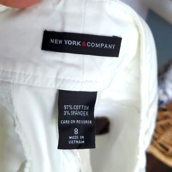 New York & company shorts like new condition - Picture 6 of 7